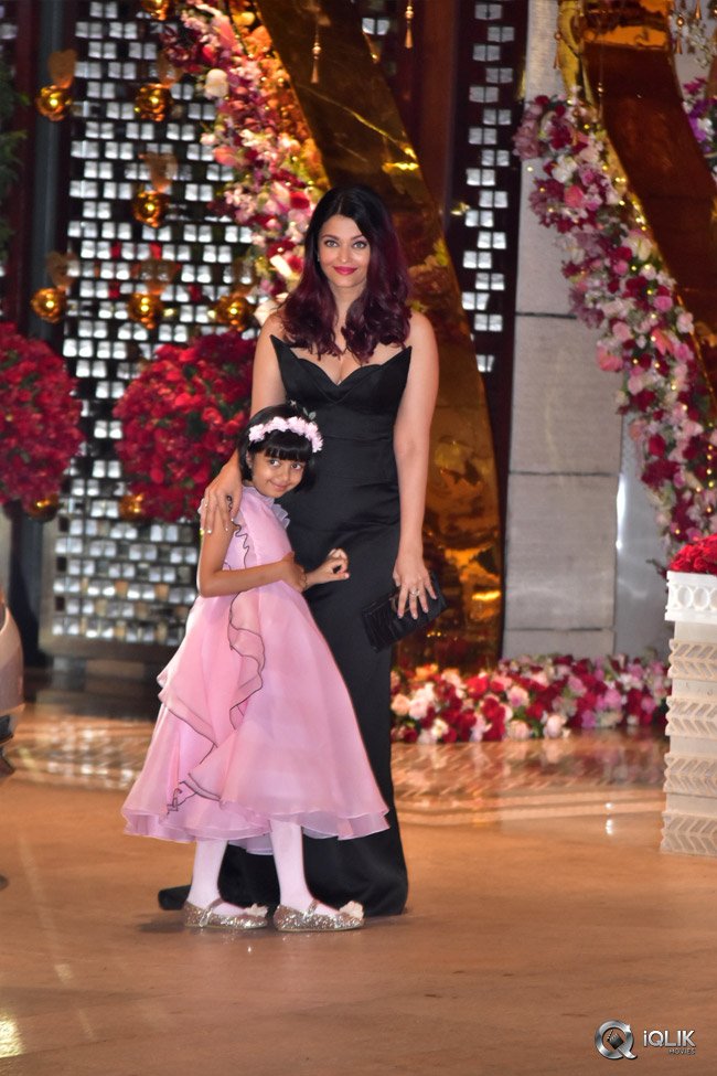 Akash-Ambani-and-Shloka-Mehta-Engagement-Photos